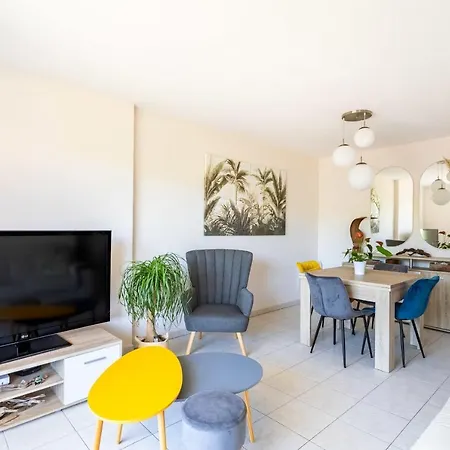 Bright Cocoon With Balcony And Lovely Views Lejlighed Hyères