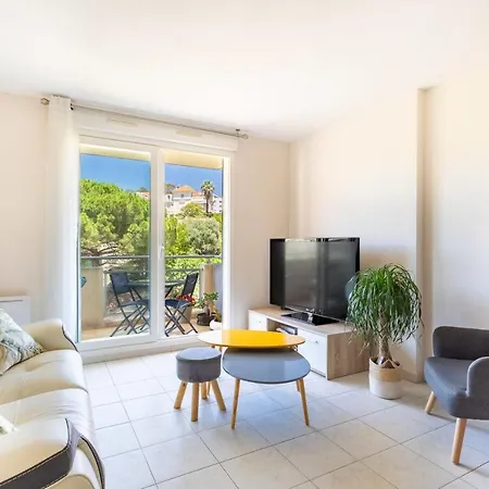 Bright Cocoon With Balcony And Lovely Views Lejlighed Hyères